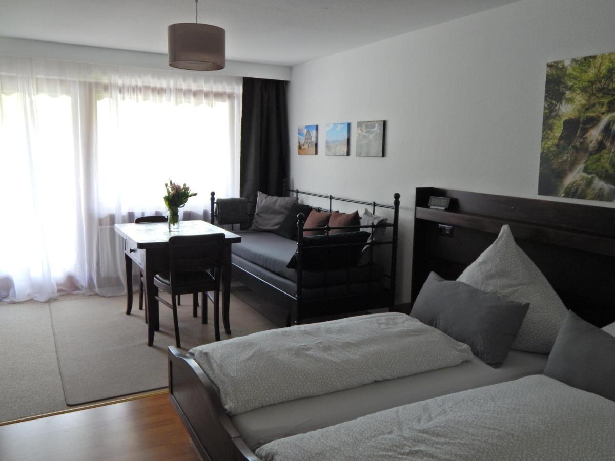 Free Apartment - Burgblick Bad Urach Esterno foto