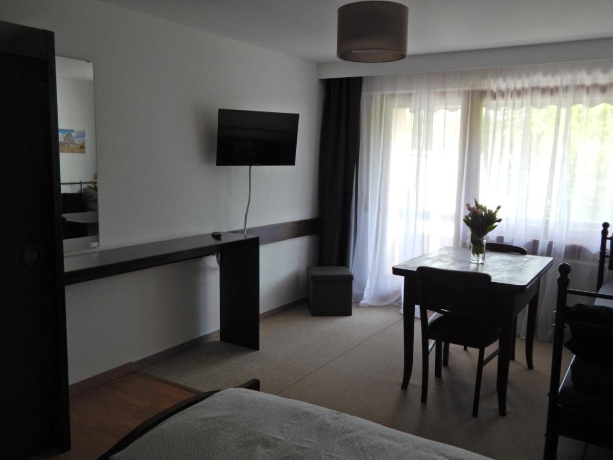 Free Apartment - Burgblick Bad Urach Esterno foto